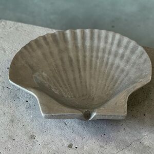 Wilton Armetale pewter clamshell ashtrays, set of 2, vintage 1960’s /70’s